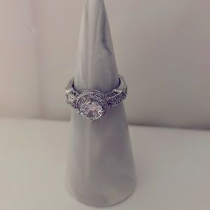 Round Clear Gemstone Crystal Halo Costume Jewelry Ring Size 6